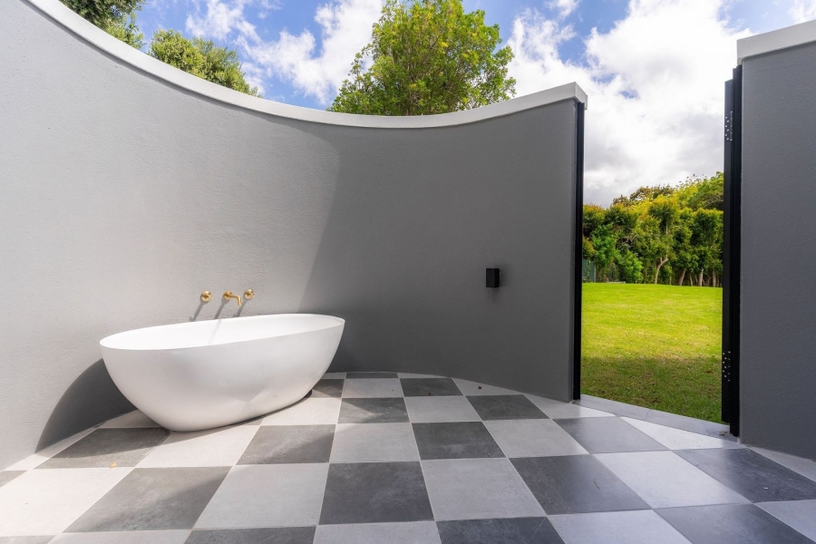 5 Bedroom Property for Sale in Constantia Western Cape